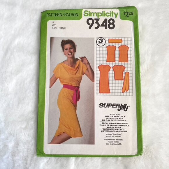 3 Simplicity Sewing Patterns - Picture 6 of 7